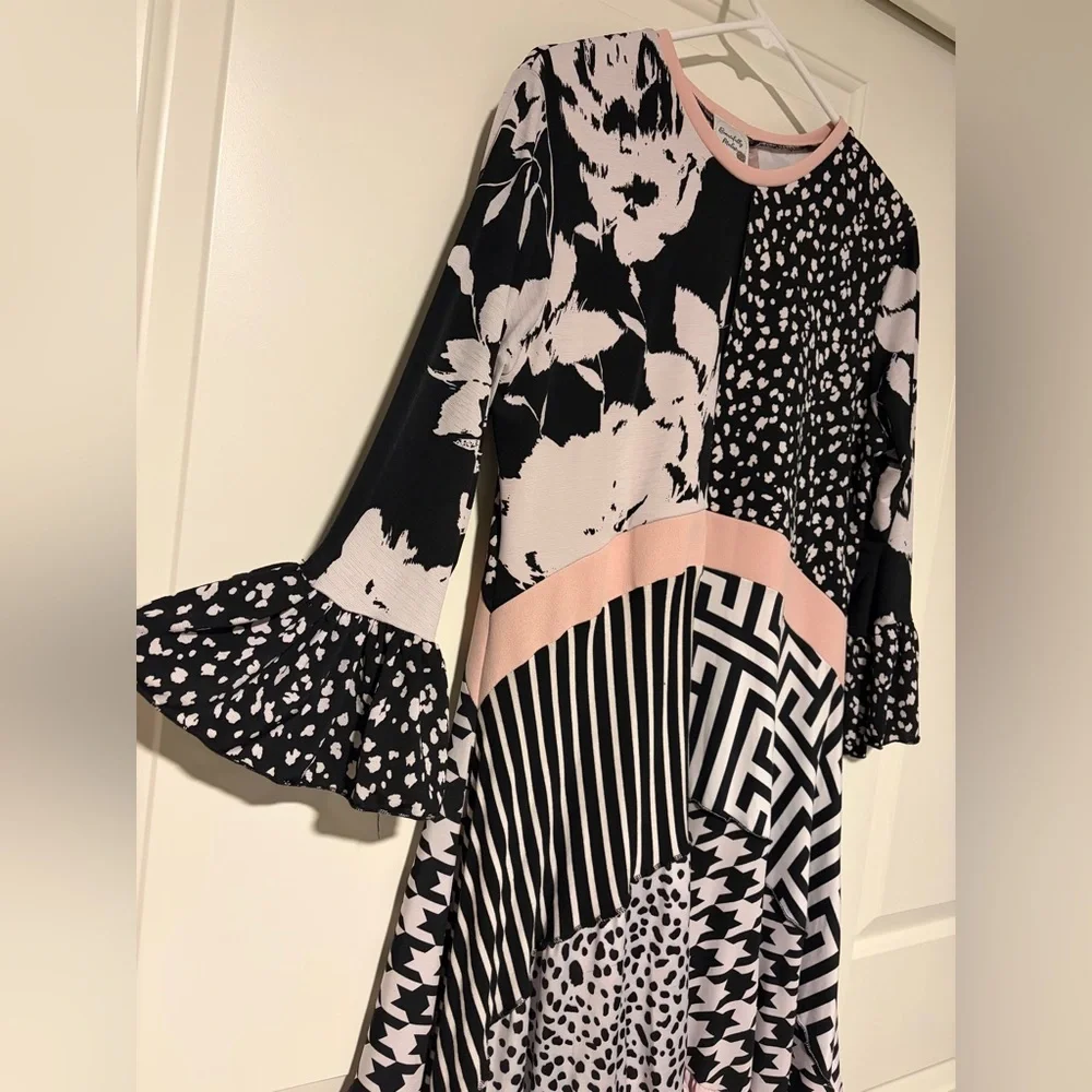 🖤🤍Black, white and Pink Patterned Dress🖤🤍 - Picture 3 of 7